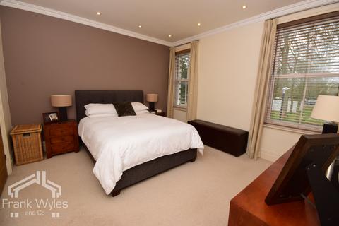 3 bedroom terraced house for sale, Talbot Terrace, Lytham St. Annes, Lancashire