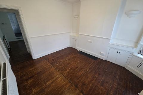 undefined, St Saviours Crescent, LUTON