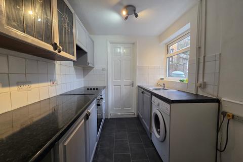 undefined, St Saviours Crescent, LUTON
