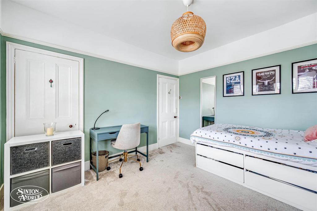 4 St Dunstans Bed 2.jpg