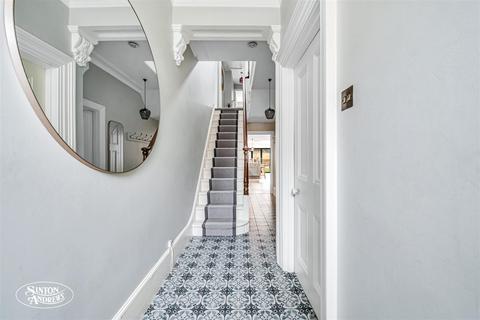 4 bedroom semi-detached house for sale, St. Dunstans Road, Hanwell, London