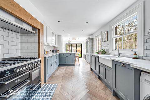 4 bedroom semi-detached house for sale, St. Dunstans Road, Hanwell, London