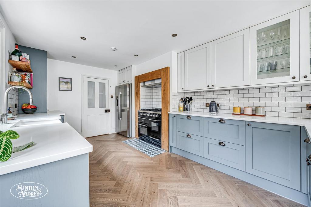 4 St Dunstans Kitch 2.jpg