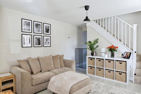 2 bedroom semi-detached house for sale, Bradbridge Green, Ashford