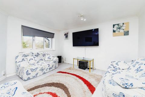 2 bedroom flat for sale, Creamery Court, LETCHWORTH GARDEN CITY
