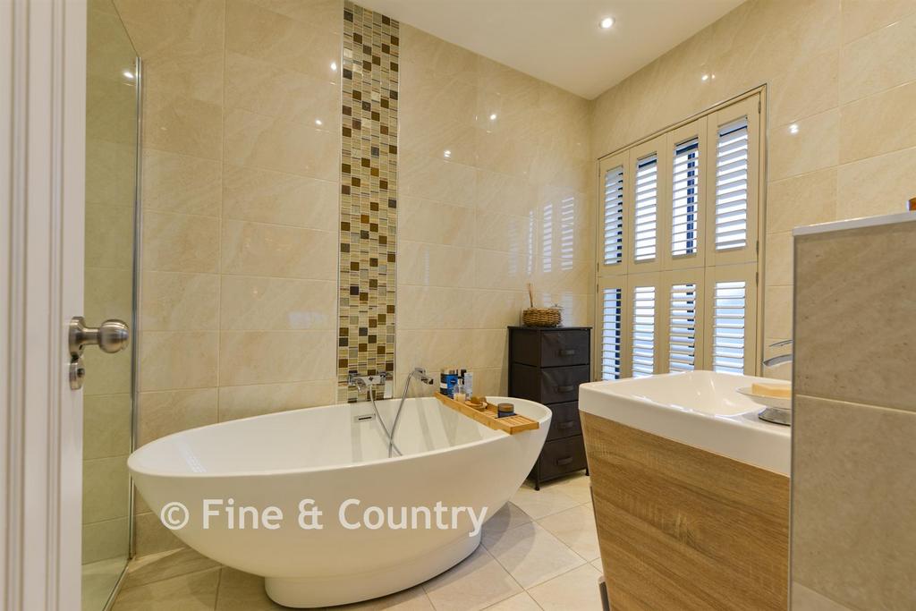 En Suite Bathroom