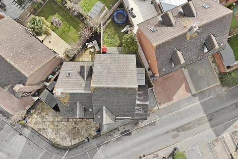 4 bedroom semi-detached house for sale, Ilford, Greater London, IG6
