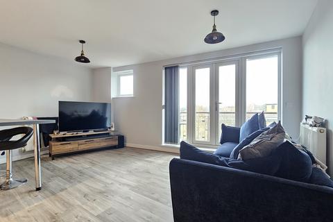 2 bedroom flat to rent, Redwing Crescent, Greenhithe, DA9