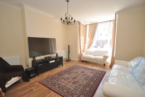 3 bedroom house to rent, Barnsole Road, Gillingham, ME7
