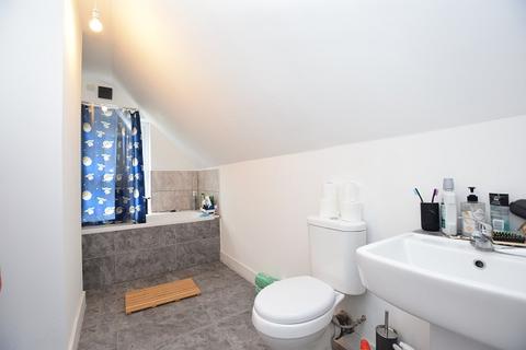 2 bedroom flat to rent, Station Road, Sheffield, S35