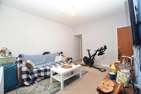 2 bedroom flat to rent, Station Road, Sheffield, S35