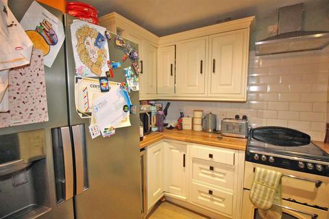 3 bedroom terraced house for sale, Calder Way, Stevenage