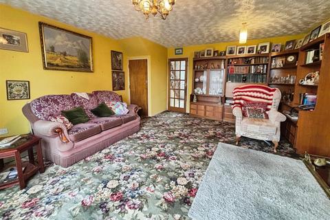 3 bedroom end of terrace house for sale, Wibsey Park Avenue, Bradford BD6
