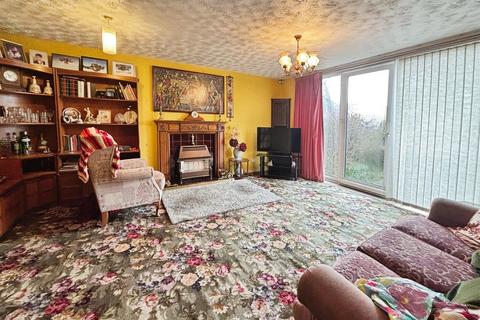 3 bedroom end of terrace house for sale, Wibsey Park Avenue, Bradford BD6