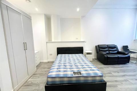 Studio to rent, 19 Edmund Street, Liverpool