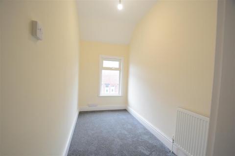 3 bedroom end of terrace house to rent, Carr Street, Selby