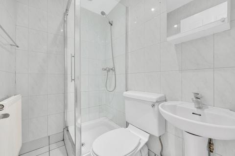 3 bedroom flat to rent, Patshull Road, London