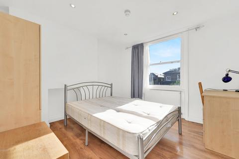 3 bedroom flat to rent, Patshull Road, London