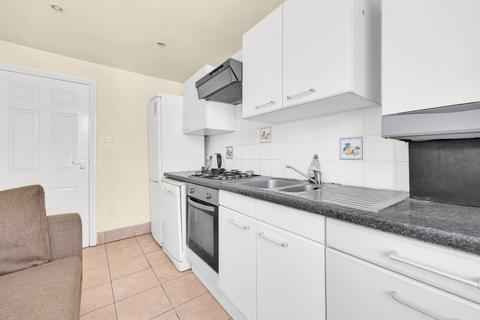 3 bedroom flat to rent, Patshull Road, London