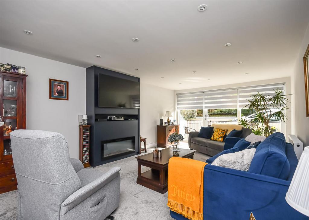 Flat 2, 474 Penn Road-6.jpg