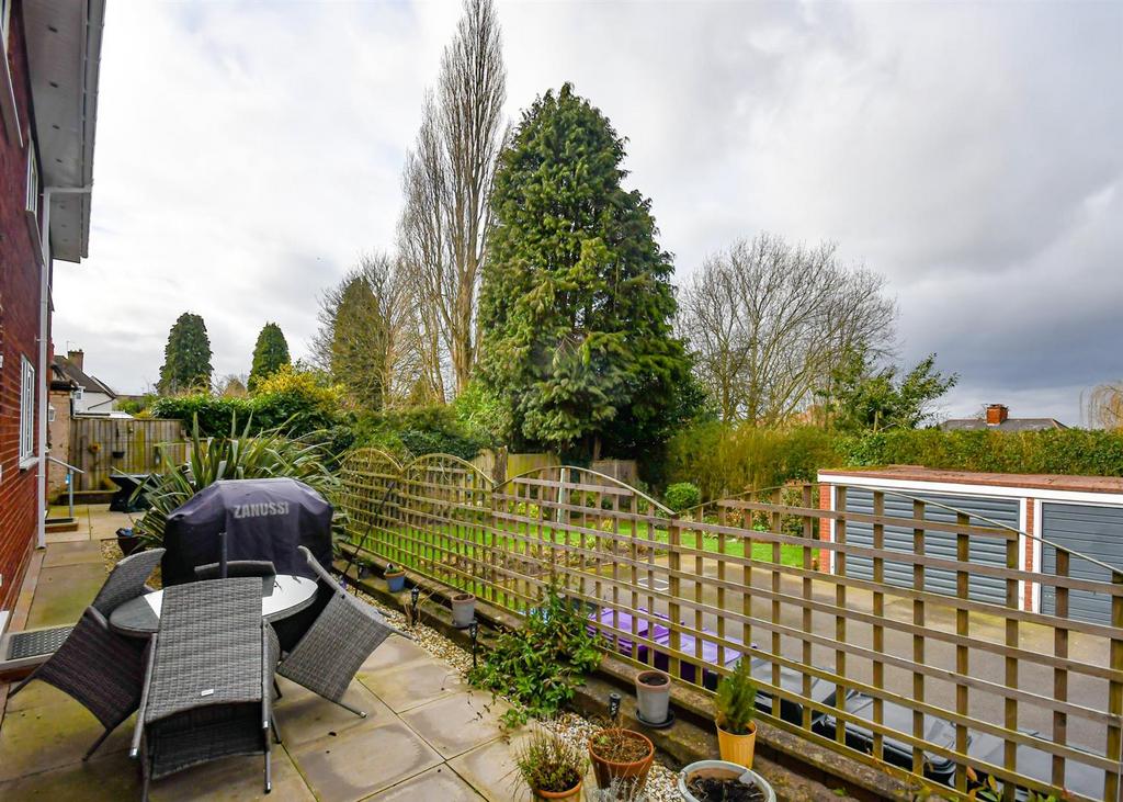 Flat 2, 474 Penn Road-7.jpg