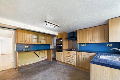 2 bedroom detached house to rent, Farm Road, Great Oakley, Harwich, CO12