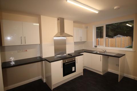 2 bedroom semi-detached house to rent, Park Avenue, Rowley Regis