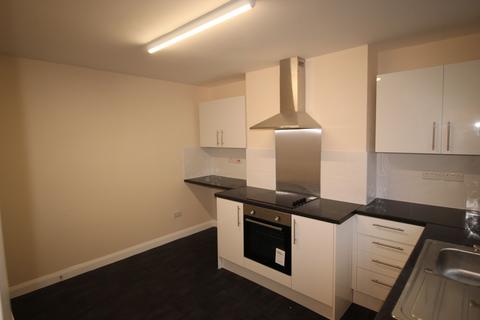2 bedroom semi-detached house to rent, Park Avenue, Rowley Regis