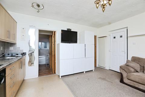 1 bedroom flat for sale, Wing Road, Leysdown-On-Sea, Sheerness