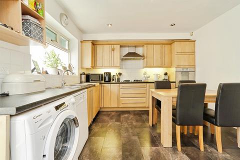 undefined, Stonebridge Lane, Leeds