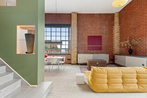 2 bedroom flat for sale, Chocolate Studios, 7 Shepherdess Place, London