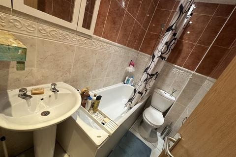 5 bedroom flat to rent, Marlborough Road,