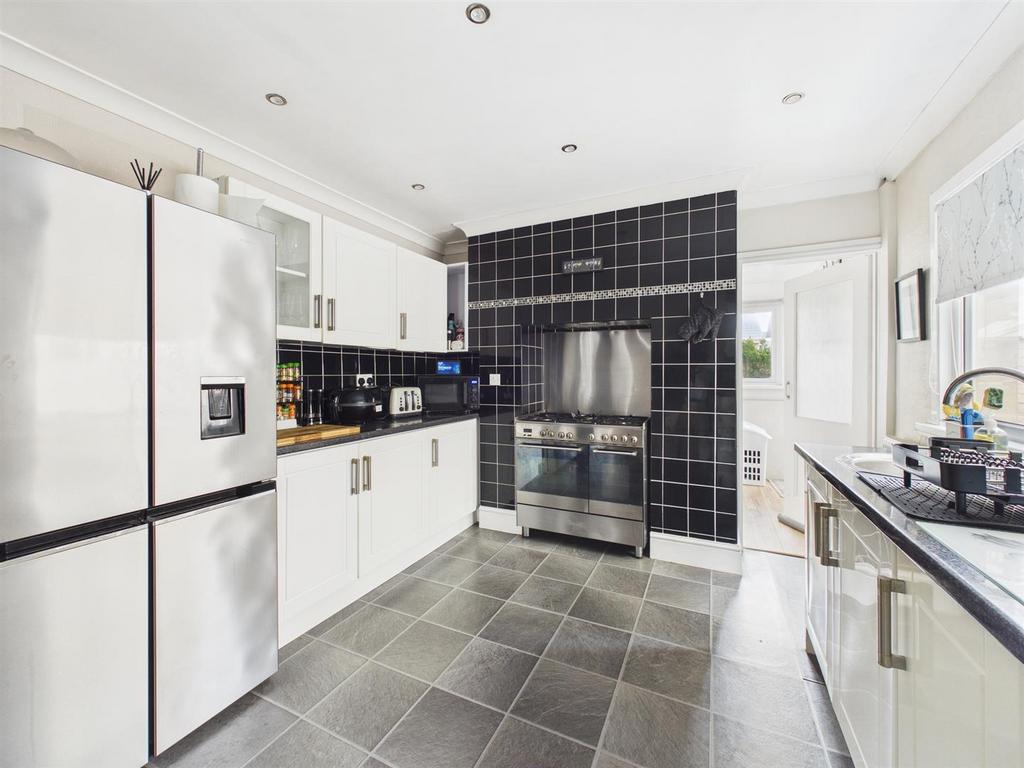 CAM04118 G0-PR0038-STILL008.jpg