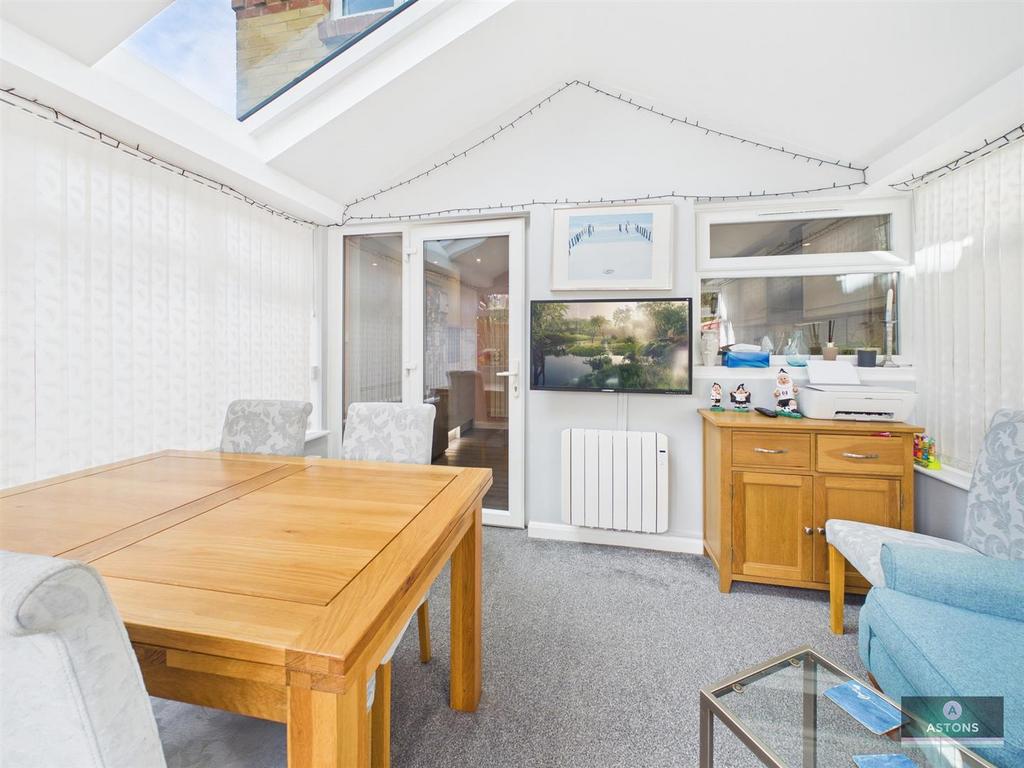 Conservatory/Dining Room