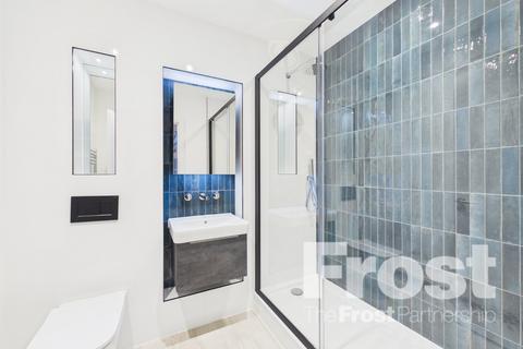 2 bedroom apartment to rent, Memorial Avenue, Slough, Berkshire, SL1