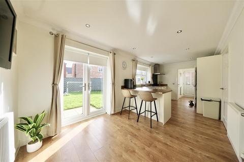 4 bedroom detached house for sale, Farrier Close, Kingswood, Hull