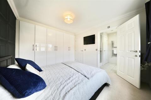 4 bedroom detached house for sale, Farrier Close, Kingswood, Hull