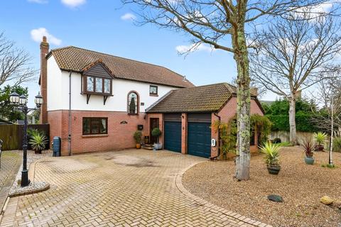 4 bedroom detached house for sale, Debourne Manor Drive, Cowes, Isle of Wight