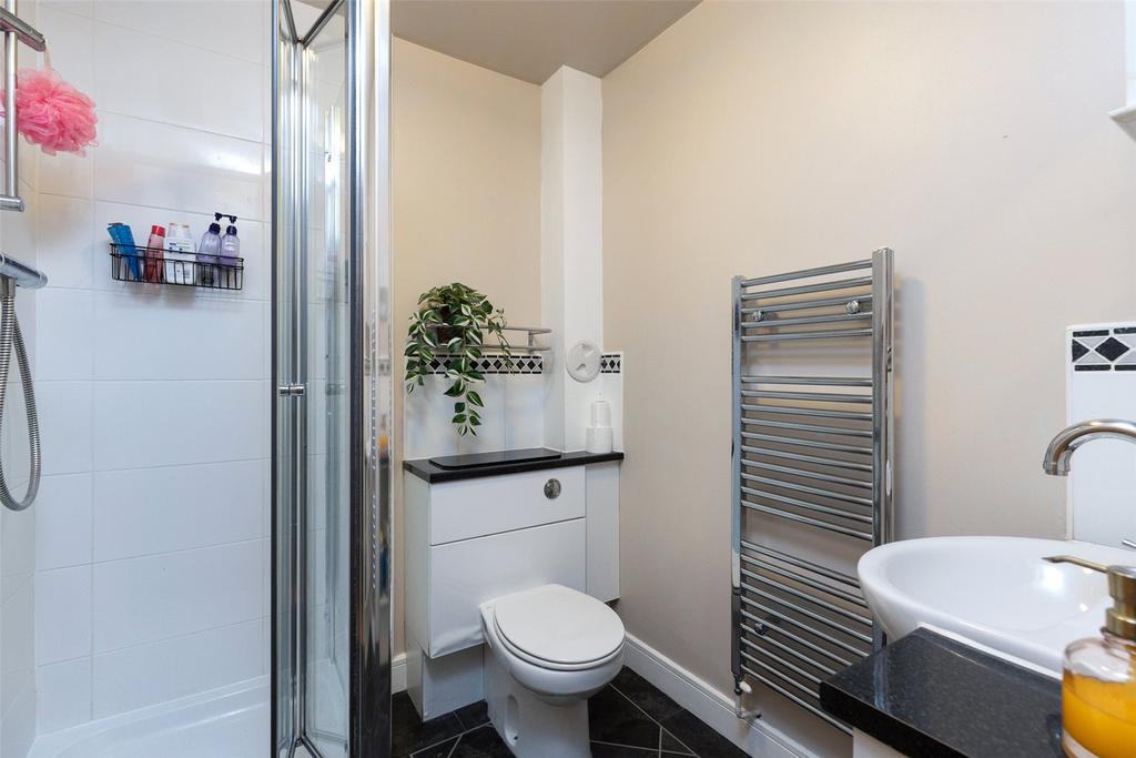 Bedroom 1 Ensuite