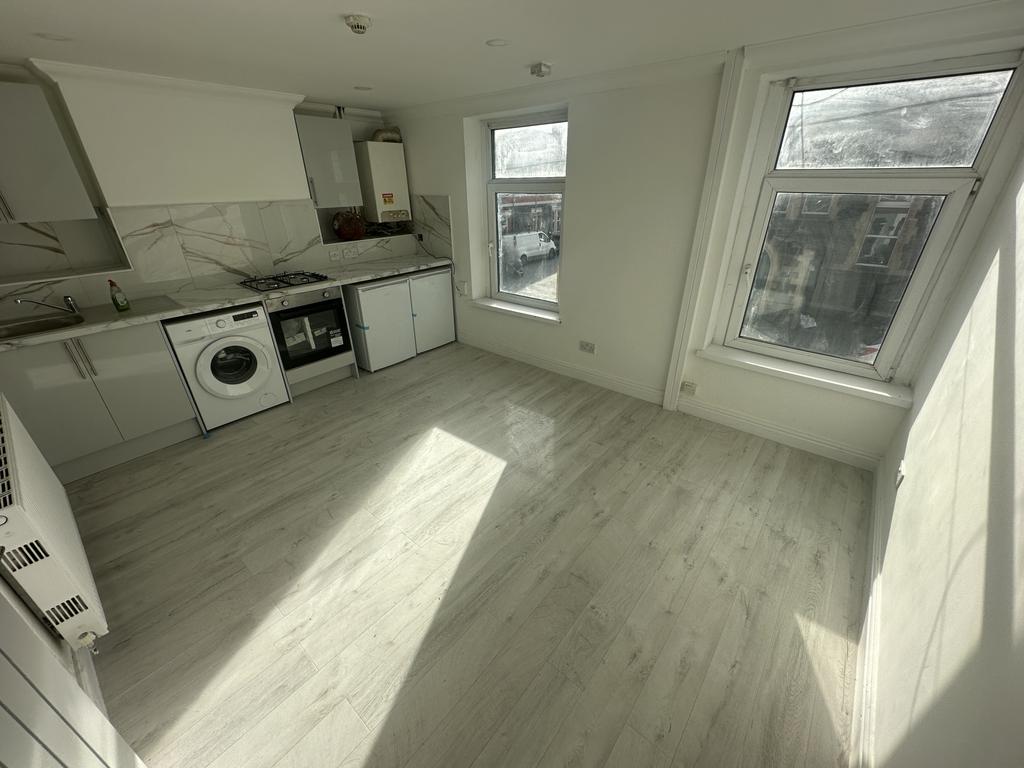 2 Bedroom to rent Mackintosh Place, Cathays CF24