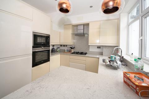 3 bedroom terraced house for sale, Hoppers Road, Winchmore Hill, London, N21