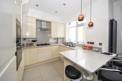 3 bedroom terraced house for sale, Hoppers Road, Winchmore Hill, London, N21