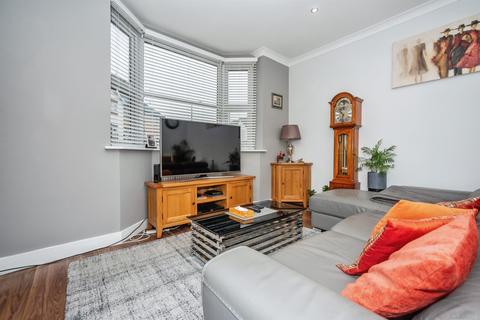 1 bedroom ground floor flat for sale, Whitehall Lane, Grays