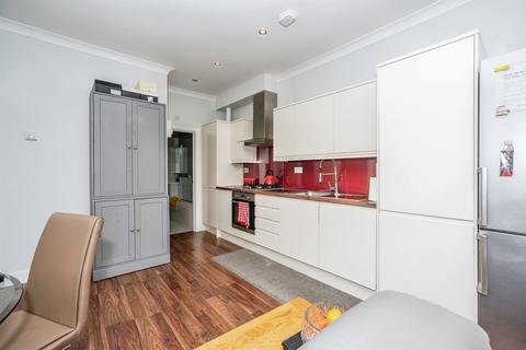 1 bedroom ground floor flat for sale, Whitehall Lane, Grays