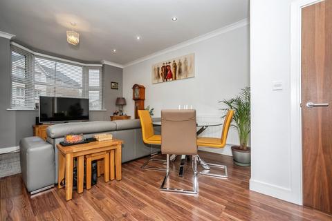 1 bedroom ground floor flat for sale, Whitehall Lane, Grays