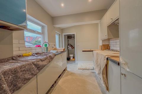 3 bedroom terraced house to rent, Balfour Road, Bristol BS3