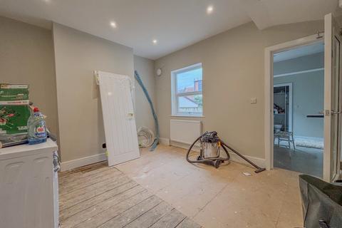 3 bedroom terraced house to rent, Balfour Road, Bristol BS3