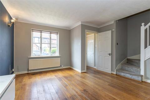 3 bedroom terraced house to rent, Little Aston Close, Macclesfield, Cheshire, SK10