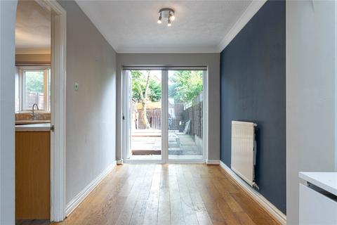 3 bedroom terraced house to rent, Little Aston Close, Macclesfield, Cheshire, SK10