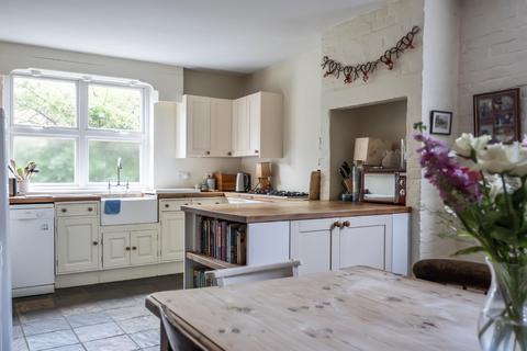 4 bedroom end of terrace house for sale, Tonbridge Road, Wateringbury, Maidstone